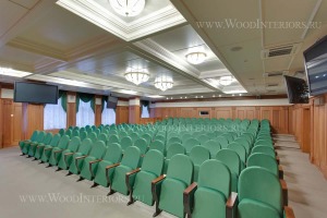 Деревянный интерьер зала конференций. Фото1