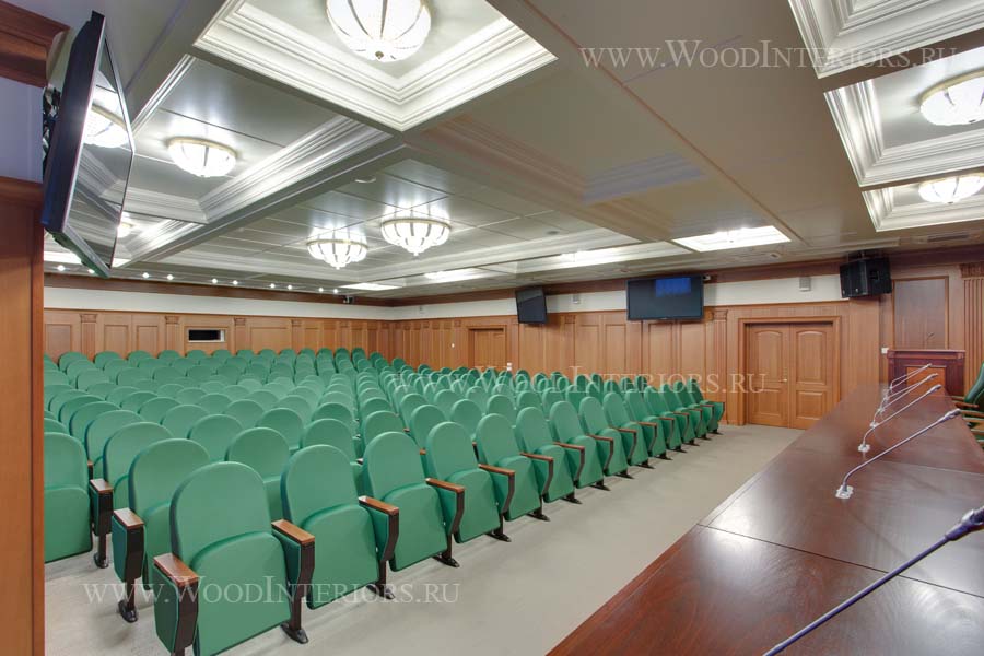 Деревянный интерьер зала конференций. Фото2