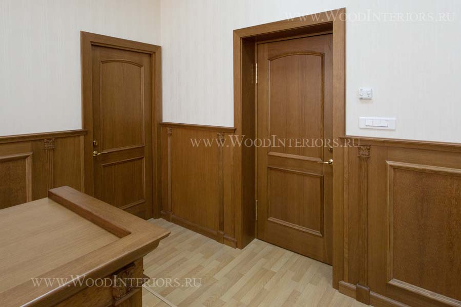 Дверь из массива. Деревянные интерьеры залов судебных заседаний. Фото4