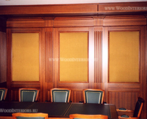 Деревянные стеновые панели в интерьере рабочего кабинета. Фото 1
