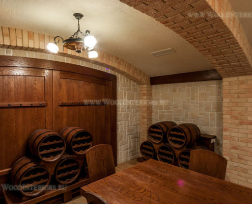 Деревянные стеновые панели в интерьере винного погреба. Фото 3