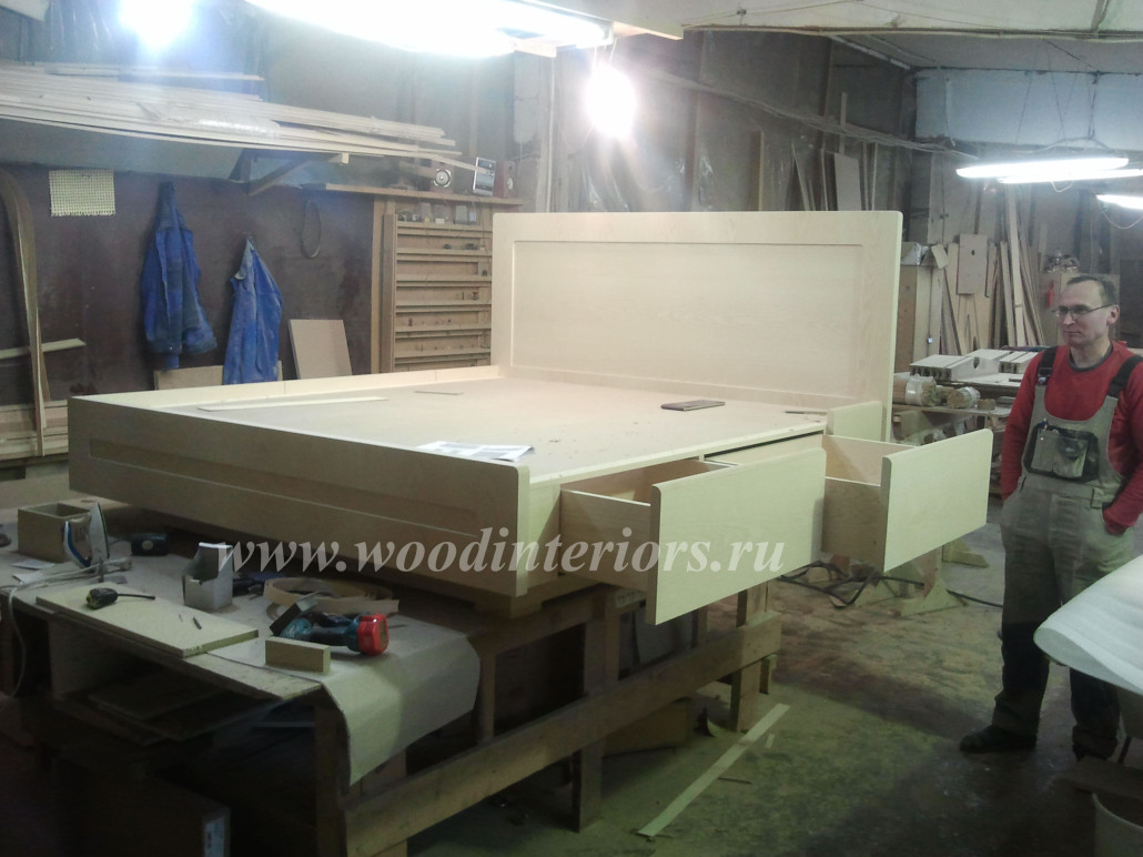 Изготовление кровати из дерева на заказ 8